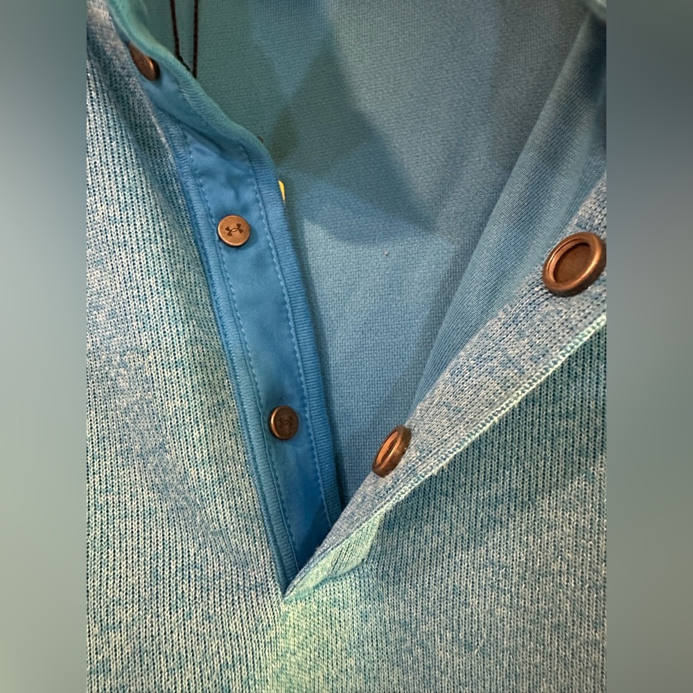 Under Armour Pullover - Picture 4 of 4